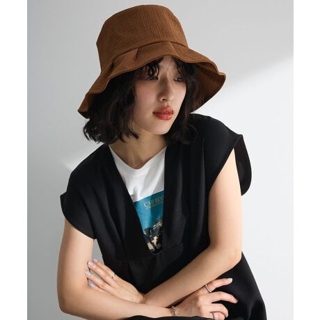 [^ԁF06000803300]ȂăV[YɌȂfUCnbgBG{XH{ʉncõMU[fBe[ʊ̂ACełBnɂ͒ʋC̗ǂ|GXeRbgfނgpB^тłg̗ǂƃfUC˔ꂩ̋G߂ɏd󂷂ACełBfp摜́A̓ŐFČꍇ܂Bg̃j^[ɂďi̐FČꍇ܂B