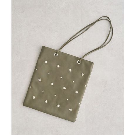 [^ԁF06000764300]OňقȂ郂`[tX^bYg[gobOBJ[ÕtFCNU[ؚȎ肪iȃX^CO㉟܂BA4TCYXNGAtHŎgQBX^CbVȃfUCŁA̒ʋ΂ʊwɏĂ邨߃ACełBfp摜́A̓ŐFČꍇ܂Bg̃j^[ɂďi̐FČꍇ܂B