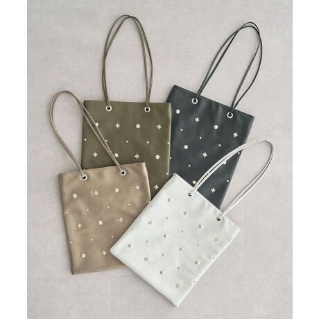 [^ԁF06000764300]OňقȂ郂`[tX^bYg[gobOBJ[ÕtFCNU[ؚȎ肪iȃX^CO㉟܂BA4TCYXNGAtHŎgQBX^CbVȃfUCŁA̒ʋ΂ʊwɏĂ邨߃ACełBfp摜́A̓ŐFČꍇ܂Bg̃j^[ɂďi̐FČꍇ܂B