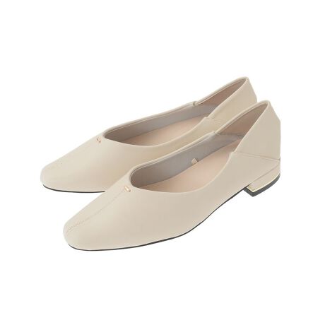 [^ԁF06001005600]Z^[V[̂ƂtHpvXBbƃq[̃S[hꂽ͋Co܂BC\[SʂɃNbV{ADKȗSn|CgBfC[ɂ͂AZj[V[Ȃǂɂ􂷂邨߂̃ACełBfp摜́A̓ŐFČꍇ܂Bg̃j^[ɂďi̐FČꍇ܂B