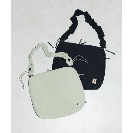 [^ԁF06001106100]pfbhdľyʑfނŃJWAɍ킹V_[obOB傫߃XNGAtHŃtBbgǂ킹{eCXgȃfUCłBV_[hXgōiꂽMU[AW\BS̃t@Xi[ԌAoɕ֗ȃTCh|PbgȂǎĝ͂łBfp摜́A̓ŐFČꍇ܂Bg̃j^[ɂďi̐FČꍇ܂B