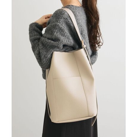 [^ԁF06000911000]V{tFCNU[ŎdĂ̂郏V_[obOB߉\Ȏ蕔ƃS[hJ[̃obN̂|CgłByʂŃ}`͂肠AA4TCY[\Ȃ̂ŃrWlXV[ɂ҂Bt|[`̓V_[obOƂĂg֗3WAYACełBfp摜́A̓ŐFČꍇ܂Bg̃j^[ɂďi̐FČꍇ܂B