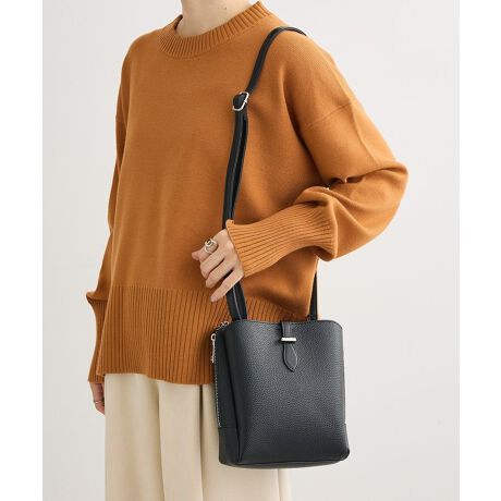 [^ԁF06001048900]fC[gɏd󂷂~jV_[obOBRpNgȂC[ɉAOɂ[Xy[X݂g̗ǂfUCłByʃtFCNU[ŔɂAXgbv͂D݂̒ɒ\B傫Jt@Xi[ŉוoꂵ₷͓̂IȂłBs₿ƂoɂœKBfp摜́A̓ŐFČꍇ܂Bg̃j^[ɂďi̐FČꍇ܂B