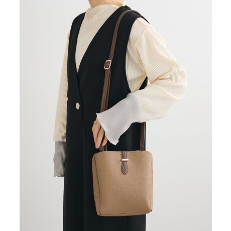 [^ԁF06001048900]fC[gɏd󂷂~jV_[obOBRpNgȂC[ɉAOɂ[Xy[X݂g̗ǂfUCłByʃtFCNU[ŔɂAXgbv͂D݂̒ɒ\B傫Jt@Xi[ŉוoꂵ₷͓̂IȂłBs₿ƂoɂœKBfp摜́A̓ŐFČꍇ܂Bg̃j^[ɂďi̐FČꍇ܂B