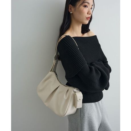 [^ԁF06001223100]}`WAYdlŁACV[ɍ킹Ďς郏nhobOBLxg͌ōׂ߂łAւ̕Sy肵ĎĂ̂͂łBVo[ANZgƂȂAiJWAȑɂƓ݂܂Bt@Xi[JŒgA|PbgŃX}zJ[h𕪂Ď[ł܂BO\ȃbvP[XtŁAɃbvô֗łB炩ȃMU[ޔtHŁAfC[炿Ƃł܂Ŋ􂷂ACełBfp摜́A̓ŐFČꍇ܂Bg̃j^[ɂďi̐FČꍇ܂B