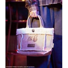 ■STRANGER THINGS×MINNETONKA フェイクスウェードボアバッグ