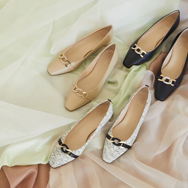 スクエアトゥチェーンパンプス | リズ・ラフィーネ(Riz raffinee