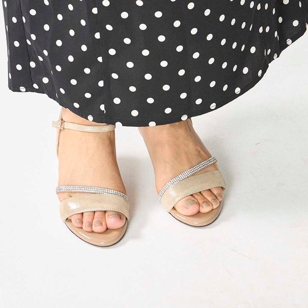 リズ・ラフィーネ（Riz raffinee）/ラインストーンデザインサンダル ラインストーンデザインサンダル | リズ・ラフィーネ(Riz raffinee