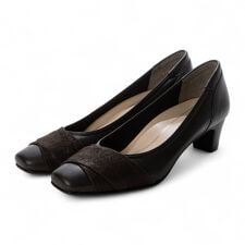 リズ・ラフィーネ(Riz raffinee)の【3E】スクエアトゥパンプス