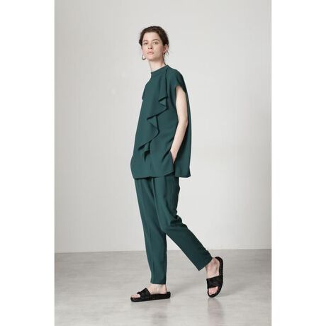 バックサテンクレープテーパードパンツ | アドーア(ADORE) | マルイ  