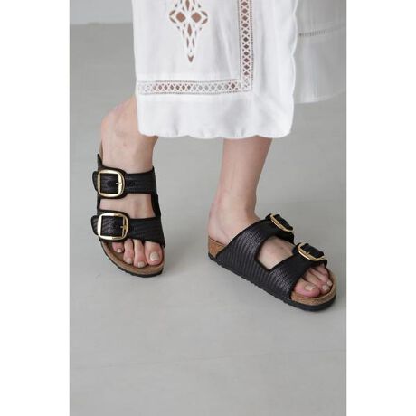 [^ԁF5315185502]yBIRKENSTOCK^rPVgbNzrPVgbN1774NhCcőnƂꂽuhB1902Nɂ͑̎ÂɎgĂC\[璅z𓾂ĐJnBnƓlX̑̌NƂRZvĝƁAzSnA@\ADꂽî̂ÂȂĂV[YuhłBARIZONA(A]i)F BIRKENSTOCK̒Ԍ^łB̓tBAfނZNg܂B(Ώەi531-5185502E531-5185503)̏íAubN̂ 1FWJƂȂ܂Bʕi 531-5185503 Ńx[WJ[̓WJ܂B36TCY 23cm ^ 37TCY 23.5cm ^ 38TCY 24cm ƂȂ܂BߒpԁFtĂߒpV[Fx