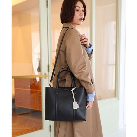 yCALLA / J[zǂȃX^Cɂ}b`fUĆuCALLAvBʋ΂͂AIIt킸g₷A}Vv͂łBTrysilŃOZ[̐lCACeByfUCzEoCJ[̃L[`[悢ANZgEiȍvgpvXEEwAEƎȂǃIP[Wɂy@\zEɃt@Xi[td؂|PbgE͊JX[Yȃ}OzbNdlE2wayŎg钅E\ȃV_[xgEȂǂtL[`[tyfށzEyʂ̍vgpE悢V{iȎyXybNzEA4(22~31cm)FZEz(10~20cm)FZE500mlybg{g(^e)FZE500mlybg{g(R)FZE|PbgF2EdʁF600EV_[XgbvF90`119cmETCYႢ(XܕiԁF2231-115-1)Eh}pACeyV[YWJ(i)zE2231-115-1@CALLA / 2wayg[gobOE2241-153-1 / c^A4g[gobOyBRANDzMIAN /~AR[fBl[gɃvX邱ƂŎ炵yށAȑl̏ɌuhBX^_[hghꂽACe܂ŁA@\IŗVѐŜfC[[XobOĂĂ܂ByATTENTIONz摜̏i̓TvłBۂ̏iƐFAdlAHATCYAfޓ኱قȂꍇ܂BE摜̏i͌̏Ǝ˂pxɂAƐFقȂꍇ܂B܂\̃TCYƎ͎኱قȂꍇ܂̂ŁA\߂BEvL̂ɂꍇ܂BɂCɂȂꍇ͈xAĂ炲gpBEv́ȂfނƖƐFڍs\܂Bfނ̐邱Ƃł܂̂ŁA\߂B[^:2211-108-1]