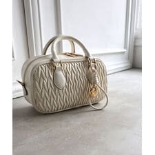 【オールシーズン/コンパクト/2way】チャーム付き2wayミニボストンバッグ