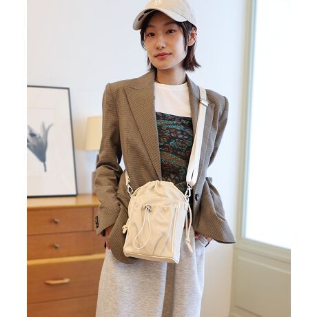 MU[|Pbg|Cg̃~jV_[obOyfUCzEMU[|PbggĥfUCEVvŃX^CO₷J[WJy@\zEВȂ̂ŊyɉוoꂵĂ܂BEȂ璷zTCYŃfC[g痷sȂǕL􂵂Ă܂Byfށz@EyʂŏvȐnE͂₷ngpĂ܂yXybNzEA4(22~31cm)F~Ez(10~20cm)FZE500mlybg{g(^e)FZE500mlybg{g(R)F~E|PbgF2EdʁF200yBRANDzCOLDE /RfJWAɃgh~bNX炵fC[X^CBgLN𑗂肽lɌJWAuhByATTENTIONz摜̏i̓TvłBۂ̏iƐFAdlAHATCYAfޓ኱قȂꍇ܂BE摜̏i͌̏Ǝ˂pxɂAƐFقȂꍇ܂B܂\̃TCYƎ͎኱قȂꍇ܂̂ŁA\߂BEJ␅ȂǂŔGꂽꍇ͊zŌy@AAŊĂB[^:3251-360-1]