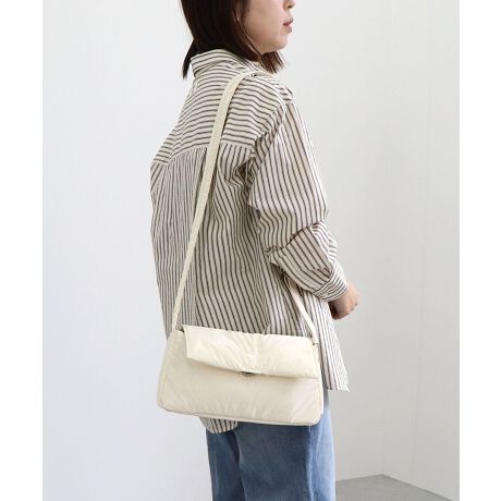 ӂƂ\tgȎ̃V_[obOyfUCzELɍVvfUCEȂꂽ\tgȃfUCƒ悢fނŏ{Ȉہy@\zEtbv͈̌Sȃt@Xi[dlE߉\ȃV_[xgyfށz@Eyʂȃ|GXenyXybNzEz(10~20cm)FZE500mlybg{gi^e)F~E500mlybg{g(R)FZE|PbgF2EdʁF160gEV_[XgbvF90`120cmyBRANDzTESEL /eB[GXGu炵vƁufC[[XvL[[hɁA炵IV̂DȏɌuhBقǂ悭gh~bNXAɎ₷iŒāBHappyȋCłołobO͂܂ByATTENTIONz摜̏i̓TvłBۂ̏iƐFAdlAHATCYAfޓ኱قȂꍇ܂BE摜̏i͌̏Ǝ˂pxɂAƐFقȂꍇ܂B܂\̃TCYƎ͎኱قȂꍇ܂̂ŁA\߂B[^:1251-123-1]