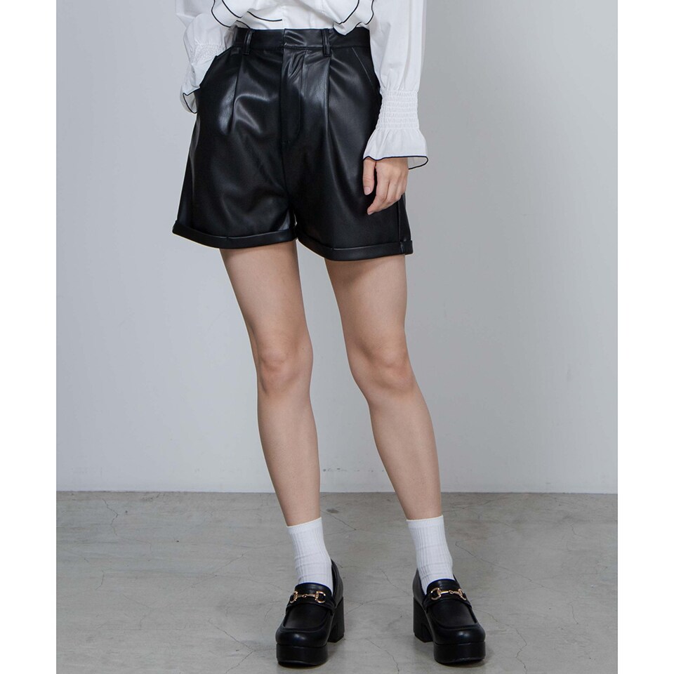 【IIROT】フェイクレザー ショートパンツ フェイクレザーショートパンツ | マルイウェブチャネル