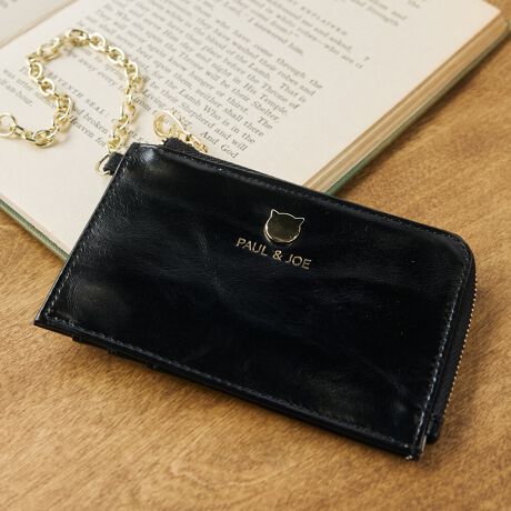 [^ԁFPJA-W1164]sV[YtSMALL CAT FACE METAL / X[LbgtFCX^PAUL&JOE ACCESSOIRES̃ACe̒łlC̍gX[LbgtFCX^hVfUCɂȂēoBzpXRCP[XȂǂ̏ɂ͋vgpAobOɂ̓tFCNU[gpV[YB{̂ɂ͏ȃlR̃VGbg̃S[h^tAŜVvɎdグV[YB蕨ƂĂ߂̃CibvłBsitpXP[X̒ŐlC̍Lt@Xi[̗pAJ߂₷łȂAɏK[Ăƕ߂鎖Ō݂}AobO̒Ɏ[yɏo܂B{̂Ƀ`F[tAobO̎ɒʂĂ΂ƃpXP[Xo\ɁBwʂɂ3̃J[h[鎖\Bnɂ̓WvV[Eklbg̑gpB{iIȋvgpAgΎgɓVRv̕ACełBVRvgpĂAʂɂv̕ꂼقȂ܂BׂAV͊v̕ł̂ŗ\߂BsuhtPAUL&JOE ACCESSOIRES / |[AhW[ ANZ\NGCeBufBN^[Sophie Mechaly(\tB[EV[)̓l̑q̖Ouhl[ƂPAUL & JOE- e悤ȋPAgDȂ̂ɐŁA҂킪܂ -PAUL & JOEf鏗́A킪܂܂ɎvقǂɋӎuƐMOɂӂA̋߂̂𖾊mɐSX^CbVȏłBAj}t[`[tƂj[Nȃp^[gpRNV͊yɈAuh̃ACfeBeB[łhJOIE DE VIVIRE(邱ƂɊ)hAfUĈ鏈ɎU΂߂Ă܂sXybNtJ@FLt@Xi[JdlFt[|Pbg~1wʎdlFJ[h|Pbg~3stitpBOX