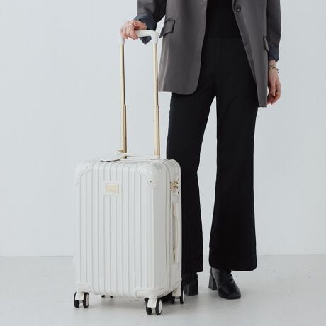 [^ԁFPJA-T941]sV[YtCARRY CASE / L[P[X STCYlC̍PAUL&JOE ACCESSOIRES̃L[P[XVfUCɂȂĐVoꂱ܂ł̑Ƃ͈قȂA\ʂɂ͏tɂV{H̗plfUCɃj[AL[o[OʂɕtS^ɂ̓S[hJ[gpAvXɍD܂AC{[E~gEsN̒WJ[O3FWJsitL[P[X̒łɐlC̍w@݃TCYx{̂ɂPAUL&JOEےlR͂lR^l[^OtBwʂɂ͂܂ł̃L[P[Xɂ͂Ȃ܂肽ݎ̃Jbvz_[tA֗ACeɁBʂɂ͈STSAbNځB{̂̃J[ƓFTSAbNt鎖ň̊܂Bɂ͉ו̔яohłNXxgɃbV|PbgƎg蔲QBߗނ̎^тɕ֗ȃNUe[~klbgEWvV[̑gp[P[XtB33L̓eʂŗs≓ȂǁA1`3x̑؍݂ɂ߁BsuhtPAUL&JOE ACCESSOIRES / |[AhW[ ANZ\NGCeBufBN^[Sophie Mechaly(\tB[EV[)̓l̑q̖Ouhl[ƂPAUL & JOE- e悤ȋPAgDȂ̂ɐŁA҂킪܂ -PAUL & JOEf鏗́A킪܂܂ɎvقǂɋӎuƐMOɂӂA̋߂̂𖾊mɐSX^CbVȏłBAj}t[`[tƂj[Nȃp^[gpRNV͊yɈAuh̃ACfeBeB[łhJOIE DE VIVIRE(邱ƂɊ)hAfUĈ鏈ɎU΂߂Ă܂sXybNtt@Xi[JdlFŒpd؂~2 / bVt@Xi[|Pbg~2 / NXxg~1wʎdlF܂肽ݎJbvz_[~1stit[P[X~1 / lR^l[^O~1 / Sۑ܁~1