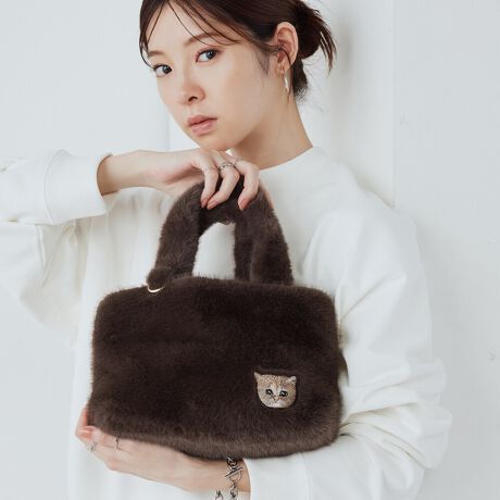 [^ԁFPJA-B1283]sV[YtFUR NOUNETTE / t@[EklbgH~1͗~Ȃt@[ACe_炩ȃtFCNt@[gpAPAUL&JOȆ㖼ƂklbghJŎ{ڂ̐VV[Yё̒tFCNt@[gp鎖ŒgȌڂɃi`J[̃uEƐFȂ痎ۂ^Ă邭݂̂O[2FWJsitigɂ傤ǂTCỸ~jg[gobOB~jTCYɂ鎖őSʂtFCNt@[ŎdグĂdȂ߂AR[fBl[g̃ANZgɂȂĂ܂Bnɂ̓klbgEWvV[̑gpAPAUL&JOE炵܂BJWA߂Ȃ悤ɃklbghJEɎ{AlACeɎdグ܂B̉ɂDJtAD݂̃obO`[Ȃǂŏt\BpXP[Xt̂߂łBwʂ̃|Pbgɂ̓X}[gtHȂǂɎo[̂߁BRpNgȃTCYŖȂg[gobOłBsuhtPAUL&JOE ACCESSOIRES / |[AhW[ ANZ\NGCeBufBN^[Sophie Mechaly(\tB[EV[)̓l̑q̖Ouhl[ƂPAUL & JOE- e悤ȋPAgDȂ̂ɐŁA҂킪܂ -PAUL & JOEf鏗́A킪܂܂ɎvقǂɋӎuƐMOɂӂA̋߂̂𖾊mɐSX^CbVȏłBAj}t[`[tƂj[Nȃp^[gpRNV͊yɈAuh̃ACfeBeB[łhJOIE DE VIVIRE(邱ƂɊ)hAfUĈ鏈ɎU΂߂Ă܂sXybNtJ@F}OlbgzbNJdlFt@Xi[|Pbg~1stitۑ