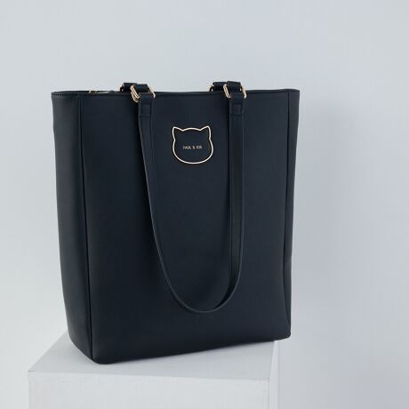 [^ԁFPJA-B1277]sV[YtBIG CAT METAL / rbOLbg^V[Y̒ʂA傫ȃlR^̃t[^tŐVLb`[ȃt[^S[hgp鎖ŗVѐSKxɗ}AiɂdオɃ^̒ɂPAUL&JOE̔SYđŜ߂Ă܂x[VbNɂubNEuEɗF̃p[vS3FWJsitg[gobO̒łlC̍^e^g[gobOBƂۂ^Ă܂BA4TCYΉ̃TCY͕ig͂Aʋ΂ʊwɂ߁B̉וƂȂ肪ȃg[gobO^CvŐڂyXBƎ[鎖\łBsuhtPAUL&JOE ACCESSOIRES / |[AhW[ ANZ\NGCeBufBN^[Sophie Mechaly(\tB[EV[)̓l̑q̖Ouhl[ƂPAUL & JOE- e悤ȋPAgDȂ̂ɐŁA҂킪܂ -PAUL & JOEf鏗́A킪܂܂ɎvقǂɋӎuƐMOɂӂA̋߂̂𖾊mɐSX^CbVȏłBAj}t[`[tƂj[Nȃp^[gpRNV͊yɈAuh̃ACfeBeB[łhJOIE DE VIVIRE(邱ƂɊ)hAfUĈ鏈ɎU΂߂Ă܂sXybNtJ@Ft@Xi[JdlF|Pbg~2 / t[|Pbg~1 / t@Xi[|Pbg~1wʎdlFt@Xi[|Pbg~1stitۑ