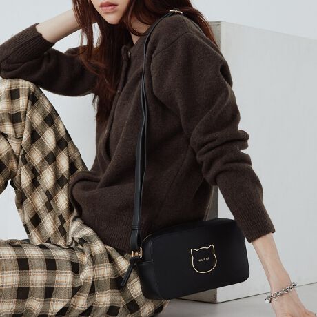 [^ԁFPJA-B1276]sV[YtBIG CAT METAL / rbOLbg^V[Y̒ʂA傫ȃlR^̃t[^tŐVLb`[ȃt[^S[hgp鎖ŗVѐSKxɗ}AiɂdオɃ^̒ɂPAUL&JOE̔SYđŜ߂Ă܂x[VbNɂubNEuEɗF̃p[vS3FWJsitigɂ傤ǂTCỸ~jV_[obOBRpNgȃTCYXNGAfBe[ɂ鎖œɌڈȏ̉ו[鎖\BfB[CNȃX^CfjX^C܂ŕLR[fBl[gɎ₷VvȃfUCBi~j}h̕ɂƂĂȂg̗ǂV_[obOłBsuhtPAUL&JOE ACCESSOIRES / |[AhW[ ANZ\NGCeBufBN^[Sophie Mechaly(\tB[EV[)̓l̑q̖Ouhl[ƂPAUL & JOE- e悤ȋPAgDȂ̂ɐŁA҂킪܂ -PAUL & JOEf鏗́A킪܂܂ɎvقǂɋӎuƐMOɂӂA̋߂̂𖾊mɐSX^CbVȏłBAj}t[`[tƂj[Nȃp^[gpRNV͊yɈAuh̃ACfeBeB[łhJOIE DE VIVIRE(邱ƂɊ)hAfUĈ鏈ɎU΂߂Ă܂sXybNtJ@Ft@Xi[JdlFt[|Pbg~2 / t@Xi[|Pbg~1wʎdlFt[|Pbg~1stitۑ