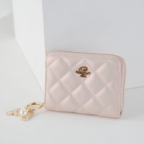 [^ԁFPJA-W1253]sV[YtQUILTING / LeBOꂼw  x̐VV[YSʂɎ{LeBOɃCXg[`[tiłčfUCp[̒WsNɃx[VbNȃubNEAC{[S3FWJsitLbVXς𑽗p̍B[o邨z͕Kvł傤HNWbgJ[hƏK1̂D܂肽ŎĂΈSBȕɂ߂RCP[Xo܂BEht@Xi[ŊJ߂₷Aɂ͏KƃJ[h[鎖\B܂肽߂΂D[鎖\łBRpNgȃTCYŏȃobO̎ɕ֗ȂłȂA|PbgɔE΂ĂƂEEEIHiȃfUCŃJ[h[oRCP[X͑蕨ƂĂ߂łBsuhtPAUL&JOE ACCESSOIRES / |[AhW[ ANZ\NGCeBufBN^[Sophie Mechaly(\tB[EV[)̓l̑q̖Ouhl[ƂPAUL & JOE- e悤ȋPAgDȂ̂ɐŁA҂킪܂ -PAUL & JOEf鏗́A킪܂܂ɎvقǂɋӎuƐMOɂӂA̋߂̂𖾊mɐSX^CbVȏłBAj}t[`[tƂj[Nȃp^[gpRNV͊yɈAuh̃ACfeBeB[łhJOIE DE VIVIRE(邱ƂɊ)hAfUĈ鏈ɎU΂߂Ă܂sXybNtJ@FEht@Xi[JdlFt[|Pbg~2 / J[h|Pbg~4 / K~1stitpBOX