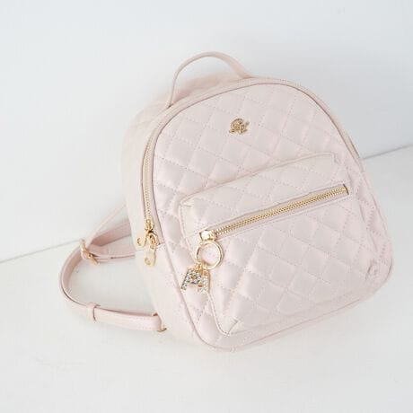 [^ԁFPJA-B1259]sV[YtQUILTING / LeBOꂼw  x̐VV[YSʂɎ{LeBOɃCXg[`[tiłčfUCp[̒WsNɃx[VbNȃubNEAC{[S3FWJsit炵ƈグĂ~jTCỸbNBig͂AbN͗肪󂭂̂Ńe[}p[N₿Ƃo̎ɂ߁BfB[CNȃR[fBl[g̑QȂ̂͂AJWAR[f̊iグACeƂĂg܂B~jTCYȂoɕKvȍŒ̉ו͏\Ɏ[鎖\ŁAgȂႤACełBsuhtPAUL&JOE ACCESSOIRES / |[AhW[ ANZ\NGCeBufBN^[Sophie Mechaly(\tB[EV[)̓l̑q̖Ouhl[ƂPAUL & JOE- e悤ȋPAgDȂ̂ɐŁA҂킪܂ -PAUL & JOEf鏗́A킪܂܂ɎvقǂɋӎuƐMOɂӂA̋߂̂𖾊mɐSX^CbVȏłBAj}t[`[tƂj[Nȃp^[gpRNV͊yɈAuh̃ACfeBeB[łhJOIE DE VIVIRE(邱ƂɊ)hAfUĈ鏈ɎU΂߂Ă܂sXybNtJ@Ft@Xi[JdlFt[|Pbg~1OʎdlFt@Xi[|Pbg~1stitۑ