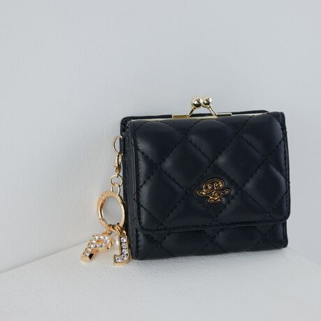 [^ԁFPJA-W1252]sV[YtQUILTING / LeBOꂼw  x̐VV[YSʂɎ{LeBOɃCXg[`[tiłčfUCp[̒WsNɃx[VbNȃubNEAC{[S3FWJsit~jobOɂ[\ȃTCYŐlCzB̏K͊J߂₷AfUC̃|CgɂBRpNgȃTCYȂ[̃J[h|PbgAiKvȃJ[hނ1ɂ܂Ƃ߂ĂƂ\łBlfUCő؂ȕւ̑蕨ƂĂ߁BsuhtPAUL&JOE ACCESSOIRES / |[AhW[ ANZ\NGCeBufBN^[Sophie Mechaly(\tB[EV[)̓l̑q̖Ouhl[ƂPAUL & JOE- e悤ȋPAgDȂ̂ɐŁA҂킪܂ -PAUL & JOEf鏗́A킪܂܂ɎvقǂɋӎuƐMOɂӂA̋߂̂𖾊mɐSX^CbVȏłBAj}t[`[tƂj[Nȃp^[gpRNV͊yɈAuh̃ACfeBeB[łhJOIE DE VIVIRE(邱ƂɊ)hAfUĈ鏈ɎU΂߂Ă܂sXybNtJ@FzbNJdlFJ[h|Pbg~8 / D~1 / K~1(t[|Pbg~1,d؂肠)stitpBOX