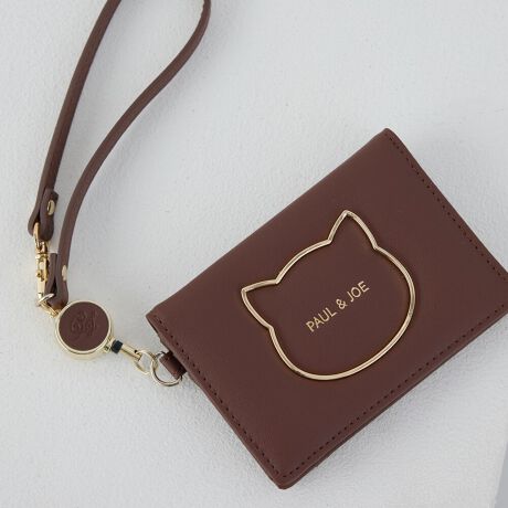 [^ԁFPJA-W1274]sV[YtBIG CAT METAL / rbOLbg^V[Y̒ʂA傫ȃlR^̃t[^tŐVLb`[ȃt[^S[hgp鎖ŗVѐSKxɗ}AiɂdオɃ^̒ɂPAUL&JOE̔SYđŜ߂Ă܂x[VbNɂubNEuEɗF̃p[vS3FWJsitpXP[X̒łlC̍"[R[ht"pXP[XB[R[htĂ鎖ŃobO̎ɒʂ܂܉Dʂ鎖\B2ʂłȂAS4̃J[h[鎖\Ȃ̂ŁAICJ[hłȂANWbgJ[hȂǕKvŒ̃J[h^Ԏ\łBЈ؂̎^тȂǂɂ֗Ŋw̕Љl̕܂ŕLɂ߂ACeBAEjwjƂĂ΂ACełBsuhtPAUL&JOE ACCESSOIRES / |[AhW[ ANZ\NGCeBufBN^[Sophie Mechaly(\tB[EV[)̓l̑q̖Ouhl[ƂPAUL & JOE- e悤ȋPAgDȂ̂ɐŁA҂킪܂ -PAUL & JOEf鏗́A킪܂܂ɎvقǂɋӎuƐMOɂӂA̋߂̂𖾊mɐSX^CbVȏłBAj}t[`[tƂj[Nȃp^[gpRNV͊yɈAuh̃ACfeBeB[łhJOIE DE VIVIRE(邱ƂɊ)hAfUĈ鏈ɎU΂߂Ă܂sXybNtJ@FzbNJdlFJ[h|Pbg~4 / NAJ[h|Pbg~1wʎdlFNAJ[h|Pbg~1̑dlF[R[htOsstitpBOX