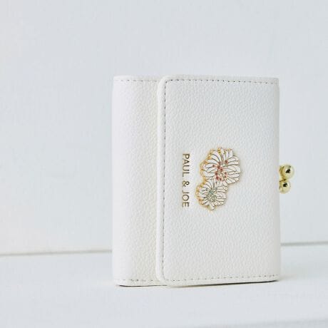 [^ԁFPJA-W1312]sV[YtCHRYSANTHEME METAL / NUe[^܂ł́wNUe[x̃fUCVV{ɃNUe[̃^킹iȃfUC̃V[Ya܂nɂ̓NUe[̑gpAPAUL&JOE炵dオɏiȃfUCɍ킹O[ElCr[AC{[sN4FWJsit~jobOɂ[\ȃTCYŐlCzB̏K͊J߂₷AfUC̃|CgɂBRpNgȃTCYȂ[̃J[h|PbgAiKvȃJ[hނ1ɂ܂Ƃ߂ĂƂ\łBlfUCő؂ȕւ̑蕨ƂĂ߁BsuhtPAUL&JOE ACCESSOIRES / |[AhW[ ANZ\NGCeBufBN^[Sophie Mechaly(\tB[EV[)̓l̑q̖Ouhl[ƂPAUL & JOE- e悤ȋPAgDȂ̂ɐŁA҂킪܂ -PAUL & JOEf鏗́A킪܂܂ɎvقǂɋӎuƐMOɂӂA̋߂̂𖾊mɐSX^CbVȏłBAj}t[`[tƂj[Nȃp^[gpRNV͊yɈAuh̃ACfeBeB[łhJOIE DE VIVIRE(邱ƂɊ)hAfUĈ鏈ɎU΂߂Ă܂sXybNtJ@FzbNJdlFJ[h|Pbg~8 / D~1 / K~1(t[|Pbg~1,d؂肠)stitpBOX