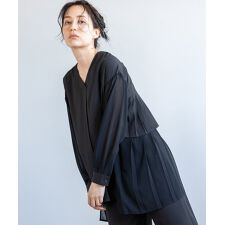 バックプリーツブラウス