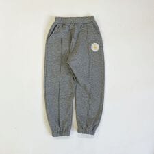 マーガレット刺しゅうワッペン センタープレススウェットパンツ