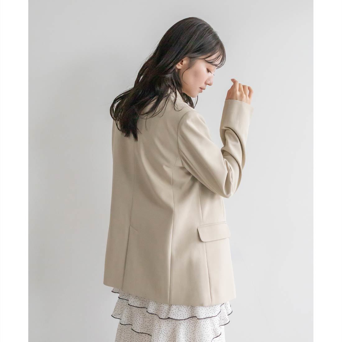 RANDA♡ブローチ付きテーラードジャケット新品未使用 RANDA（ランダ）の「ブローチ付テーラードジャケット（ブルゾン
