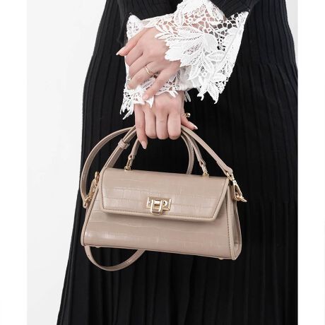 [^:FB34098]_ŃNVbNȃfUC͓IȃobOBꂽۂ^ĂX}[gȑ`VGbgBJWAY߂܂ŁAǂȃX^Cɂ}b`ACełBPOINTEꂽ~j}ȃfUCEiȉ̂郌U[fނ̃ubNƃzCgA[hȕ͋CY^bÑVo[EgɓZ₷RpNgȃTCYEANZgɂȂS[hp[cEJWAɂY߂ɂ킹₷AV[YXŊ􏤕idlE߉\ȃV_[xgtEI[v|Pbg1EeyTCYz~jzFZAX}[gtHi6.1C`jFZAJ[hP[XFZAnJ`FZAbvFZACXCzFZ