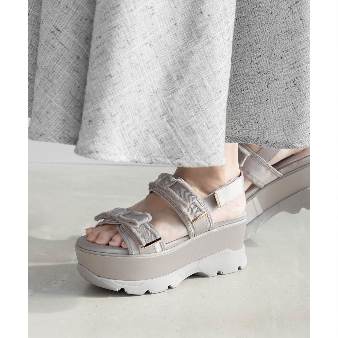 25春夏新作＞【22.5-25.5】フリンジリボンスポーツサンダル