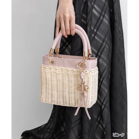 [^:FB35222]X[Xfށ~^̃Rr}eAnhobOBV[Y[h܂ȃfUCAẴR[fʂ܂BfC[[X烊][gV[܂ŕLgpĂ܂BPOINTE^ꂵɂƂ^fނgpEnh̓X[Xfނgp镵͋CɁE}`肠Aڈȏ̑eʁERANDAIWiS`[tEfC[[Xɂ͂A][gV[ɂ􂷂fUCidlEV_[xgtEt@Xi[ŊJEɃI[v|Pbg~1EɃt@Xi[|Pbg~1EeyTCYz~jzFZAybg{gi340mljFZAX}[gtHi14.7~7.2cmjFZA|[`FZAJ[hP[XFZAnJ`FZAbvFZACXCzFZAN[FZ