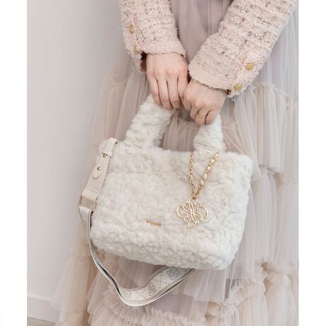 [^:FB36049]25H~V쁄ĝ݂ӂӂȃtFCNt@[gpg[gobOB炵ƂVGbgȂAiȃmOxgƃIWĩmO`[ƑlۂۂɓĂ܂BPOINTE_炩ӂƂeNX`[̃t@[ERANDAmO`[tEו̏o⒆g̊mF₷L߂̊JEiȃmÕV_[xgidlE߉\ȃV_[xgEI[v|Pbg~1Et@Xi[|Pbg~1E}Olbg{^ŊJyTCYzzFZAybg{gi340mljFZAX}[gtHi14.7~7.2cmjFZA|[`FZAJ[hP[XFZAnJ`FZAbvFZACXCzFZAN[i~jTCYjFZ