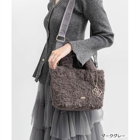 [^:FB36049]25H~V쁄ĝ݂ӂӂȃtFCNt@[gpg[gobOB炵ƂVGbgȂAiȃmOxgƃIWĩmO`[ƑlۂۂɓĂ܂BPOINTE_炩ӂƂeNX`[̃t@[ERANDAmO`[tEו̏o⒆g̊mF₷L߂̊JEiȃmÕV_[xgidlE߉\ȃV_[xgEI[v|Pbg~1Et@Xi[|Pbg~1E}Olbg{^ŊJyTCYzzFZAybg{gi340mljFZAX}[gtHi14.7~7.2cmjFZA|[`FZAJ[hP[XFZAnJ`FZAbvFZACXCzFZAN[i~jTCYjFZ