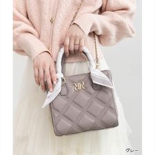 ＜25秋冬新作＞2WAY モノグラムスカーフキルティングハンドバッグ