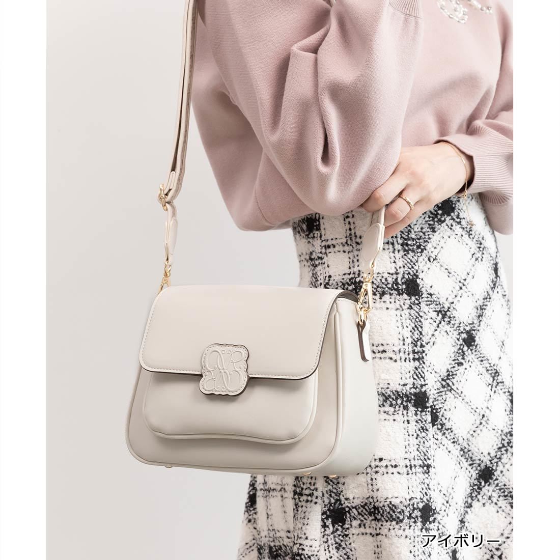 25秋冬新作＞エンボスモノグラムショルダーバッグ | ランダ(RANDA