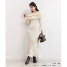 ランダ(RANDA)の＜25秋冬新作＞【選べる丈感】3Dフラワーフリルオフショルニットワンピース