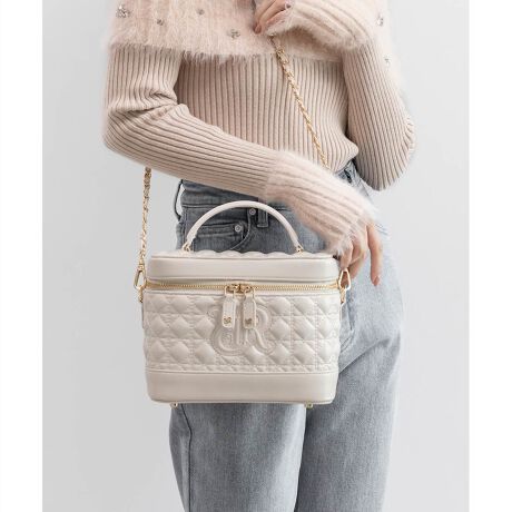 [^:FB36237]25H~V쁄mOLeBOfUC̃ojeBobOoBiŏ炵fUCƁAՂeʃTCY}XgnuACełBPOINTERANDA炵iȃLeBOfUCEG{XHŗ̊omOfUC|CgEAC{[ƃubN͏iȃX[XfށA~bNX͏炵cC[hX[Xfނ̃Rrl[VidlEI[v|Pbg2Et@Xi[ŊJE߉\ȃV_[xg(O\)EeyTCYz~jzFZAX}[gtHi14.7~7.2cmjFZA|[`FZAJ[hP[XFZAnJ`FZAbvFZACXCzFZAN[FZ