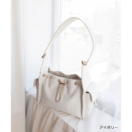 [^:FB36243]25H~V쁄iȃ`F[fUC̃h[XgOobOBGKgȂ悭GbW̌fUCAR[fBl[gɃANZgYĂACełBPOINTEGKgȃ`F[fUCEANZgɂȂTCh|Pbg̃mOEubN͊炩ȃX[XfށAAC{[͏炵cC[hfށE߂̃V_[̕SyidlEOtbv|Pbg2EI[v|Pbg2EeyTCYzzFZAybg{gi500mljFZAX}[gtHi14.7~7.2cmjFZA|[`FZAJ[hP[XFZAnJ`FZAbvFZACXCzFZAN[FZAA5蒠FZ