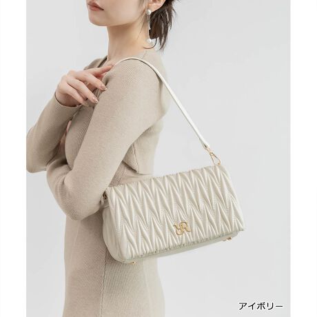 [^:FB36275]25H~V쁄ՂƂ̓IȃLeBOۓIȃV_[obOB肵ȂtHR[fBl[giɎdグĂ܂BPOINTE̊̂LeBOfUCEANZgɂȂIWimOEӂ݂TCh̃tH炵ہEubNƃAC{[͊炩ȃU[fށAsN̓V[Y[h܂xAfޏidlEI[v|Pbg1At@Xi[td؂|Pbg1E}Olbg{^ŊJE߉\ȃV_[xgEO\ȃnhEeyTCYzzFZA~jzFZAybg{gi340mljFZAX}[gtHi14.7~7.2cmjFZAJ[hP[XFZAnJ`FZAbvFZACXCzFZAA5蒠FZ