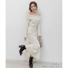 ＜25秋冬新作＞シャギーカラーオフショルダーニットワンピース