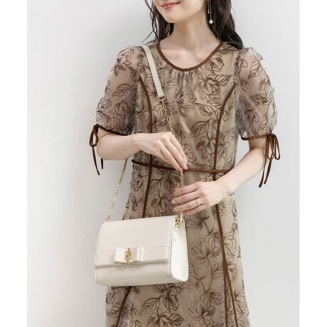 [^:FB37005]26tĐV쁄iȃtg̃{ڂ䂭V_[obOBꂽfBCNȃfUCŁAigp[eB[V[܂ŕL􂷂ACełBPOINTEfBCNȃ{xgfUCERANDAIWip[cANZgɁEx[VbNȂꂽۂ̃XNGAtHE@ׂȃ`F[V_[xgEnhobOƂĂV_[obOƂĂg2WAYdlidlE߉\ȃV_[xg(O\)EO\ȃnhE}Olbg{^ŊJEI[v|Pbg1At@Xi[|Pbg1EeȂyTCYz~jzFZAX}[gtHi14.7~7.2cmjFZA|[`FZAJ[hP[XFZAnJ`FZAbvFZACXCzFZAN[FZA