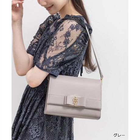 [^:FB37005]26tĐV쁄iȃtg̃{ڂ䂭V_[obOBꂽfBCNȃfUCŁAigp[eB[V[܂ŕL􂷂ACełBPOINTEfBCNȃ{xgfUCERANDAIWip[cANZgɁEx[VbNȂꂽۂ̃XNGAtHE@ׂȃ`F[V_[xgEnhobOƂĂV_[obOƂĂg2WAYdlidlE߉\ȃV_[xg(O\)EO\ȃnhE}Olbg{^ŊJEI[v|Pbg1At@Xi[|Pbg1EeȂyTCYz~jzFZAX}[gtHi14.7~7.2cmjFZA|[`FZAJ[hP[XFZAnJ`FZAbvFZACXCzFZAN[FZA