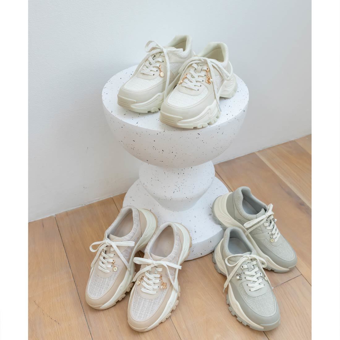 25春夏新作＞【22.5-25.5】ビジューモノグラムパーツスニーカー
