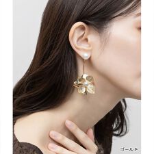 ＜26春夏新作＞フラワーモチーフピアス