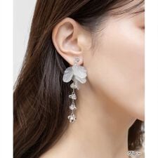 ＜26春夏新作＞フラワーペタルイヤリング